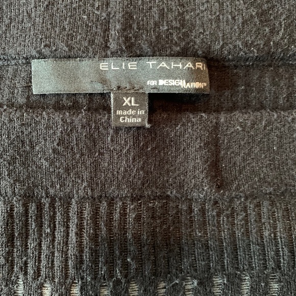 Elie Tahari pull on stretchy skirt. - Picture 2 of 3